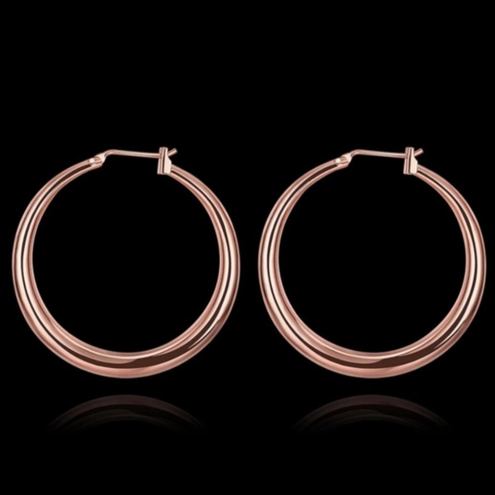 NEW 18k Rose Gold 1.5” Round Hoop Earrings - Picture 3 of 7